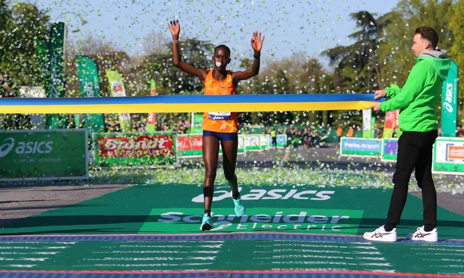 Kenya’s Jeptum breaks women’s record at Paris marathon