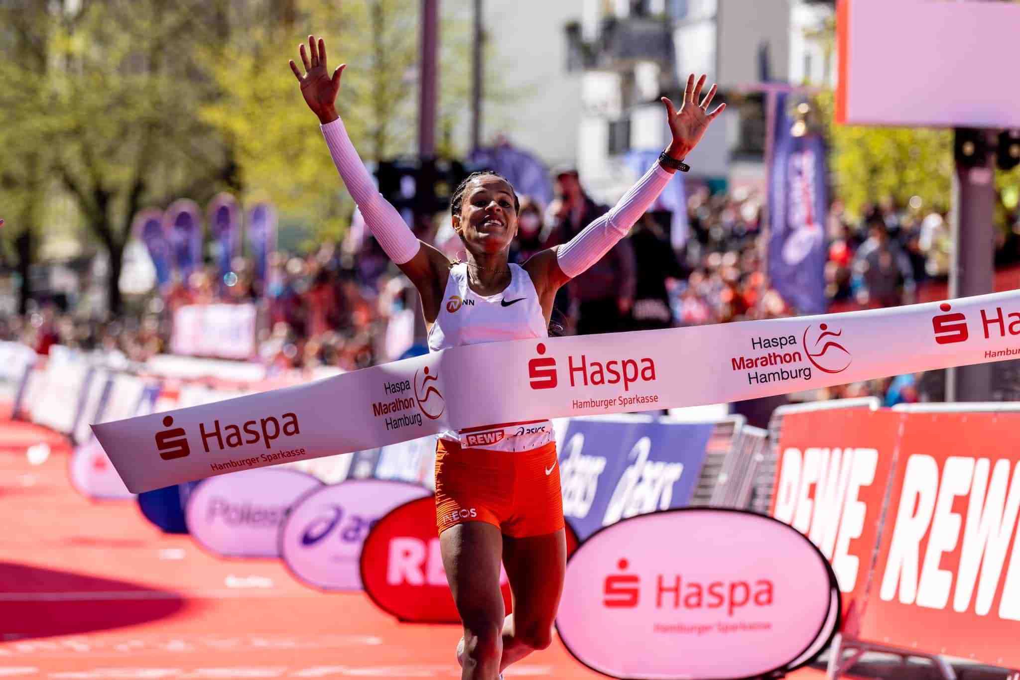 Yehualaw and Kotut set new course records at the 2022 Haspa Hamburg Marathon